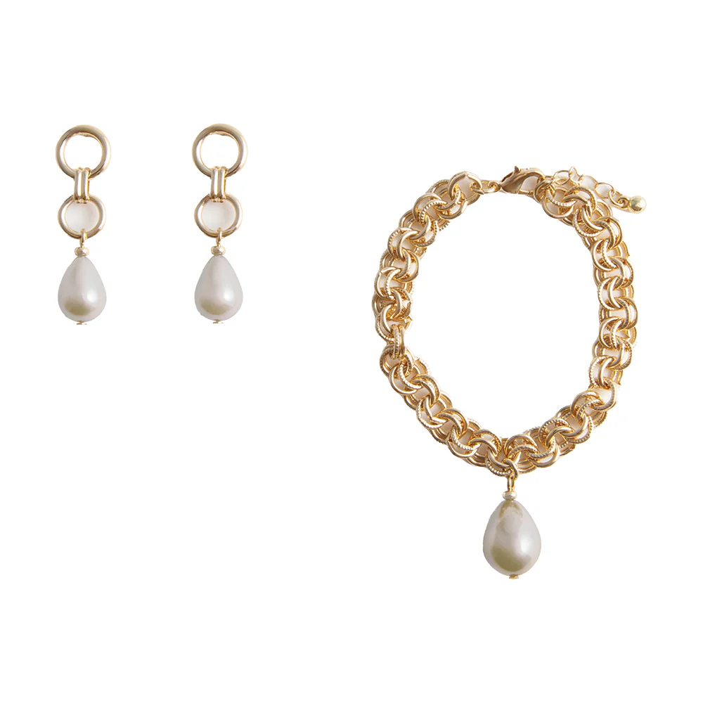 Lestari Pearl Earrings and Bracelet Gift Set - Image 4